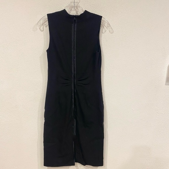 Magaschoni V-Neck Dress Size 2 EUC - Picture 3 of 3